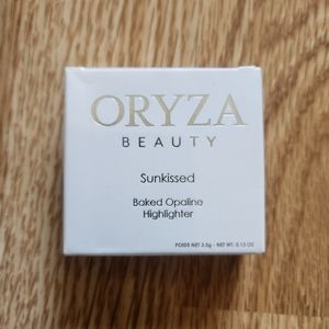 NWT Oryza Beauty Sunkissed Baked Opaline Highlighter